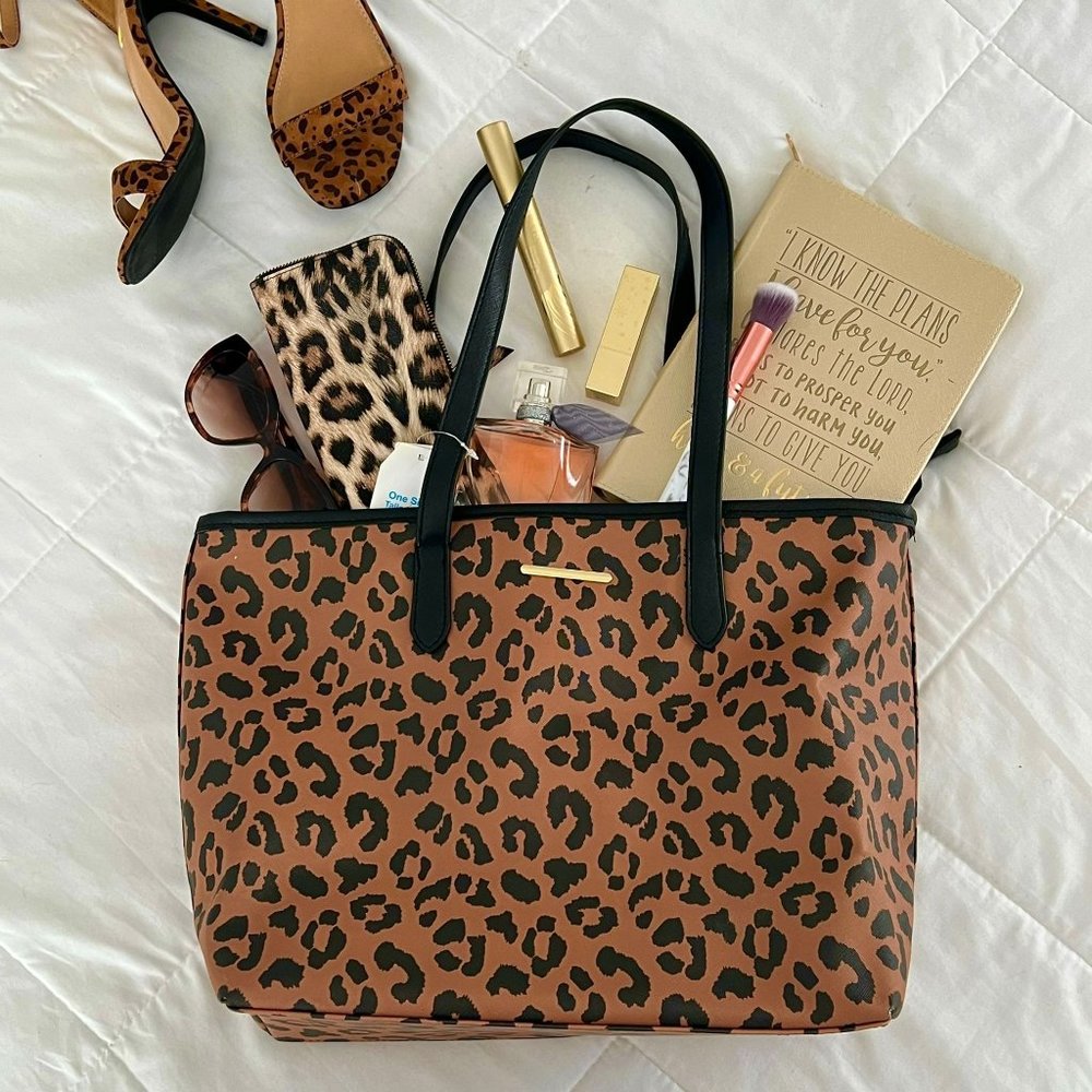 ANIMAL PRINT TOTE BAG